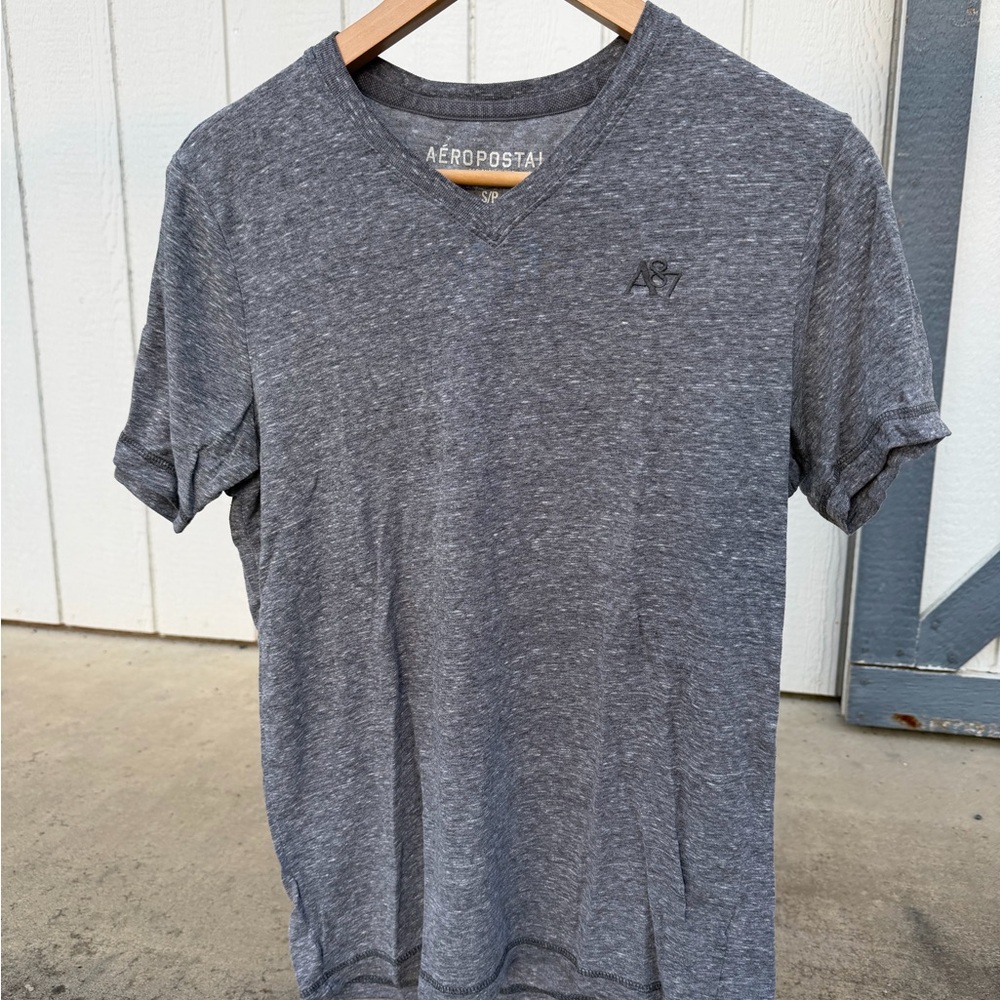 Aeropostale Men's Heather Gray V-Neck Tee